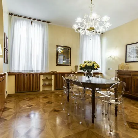 Marco Polo Deluxe R&r Apartmán *