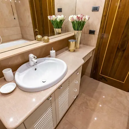 Appartement Marco Polo Deluxe R&r *